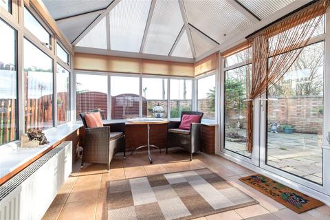 27 Fairfields, Gravesend, DA12 4QG