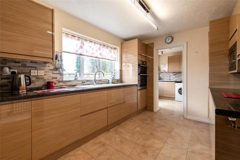 27 Fairfields, Gravesend, DA12 4QG