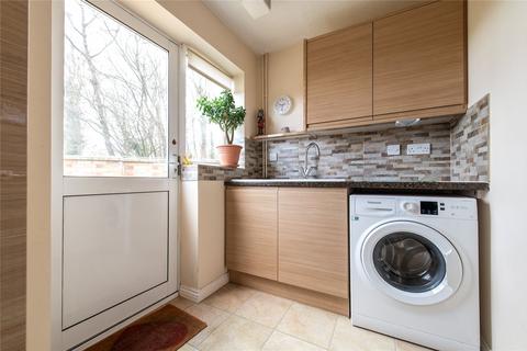 27 Fairfields, Gravesend, DA12 4QG