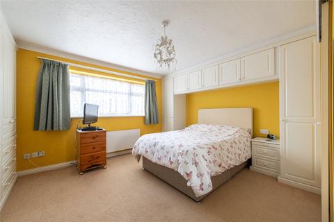 27 Fairfields, Gravesend, DA12 4QG