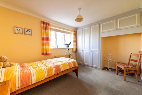 27 Fairfields, Gravesend, DA12 4QG