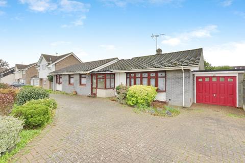 4 bedroom detached bungalow for sale, Princes Avenue, Thundersley, SS7