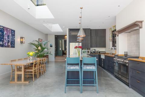 5 bedroom semi-detached house for sale, Henderson Road, London, SW18