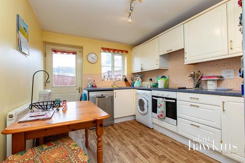 3 bedroom terraced house for sale, Sprats Barn Crescent, Royal Wootton Bassett, Swindon