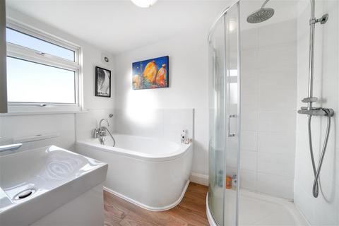 2 bedroom flat for sale, Putney Bridge Road, SW15