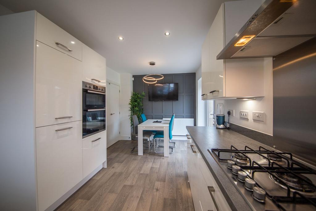 Kitchen / Dining Room