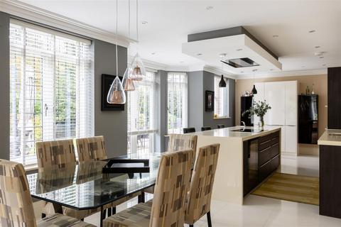 Alexandra House Deans Lane, Walton On The Hill, Tadworth, KT20 7TT