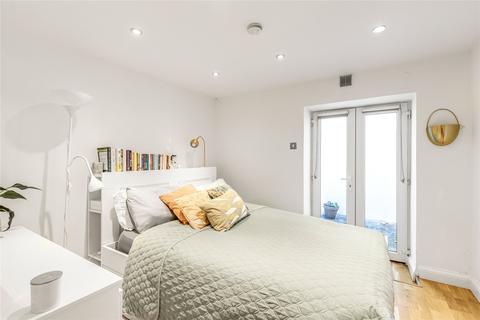 2 bedroom flat for sale, Eardley Road, Furzedown, SW16