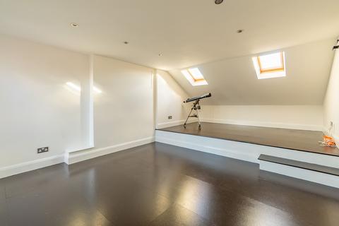 17 Corbett Road, London, E17 3JY