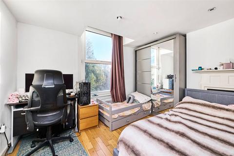 2 bedroom flat for sale, Eardley Road, Furzedown, SW16