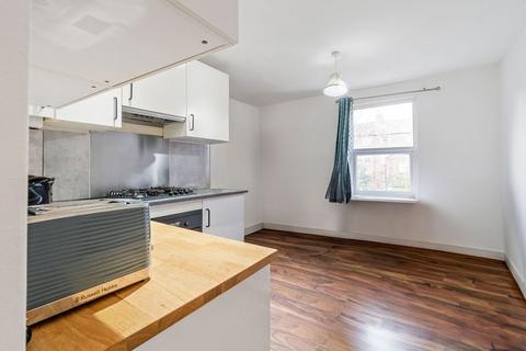 Studio for sale, Tankerville Road, London SW16