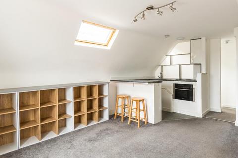 3 bedroom maisonette for sale, Bushy Park, Totterdown