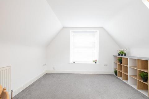 3 bedroom maisonette for sale, Bushy Park, Totterdown