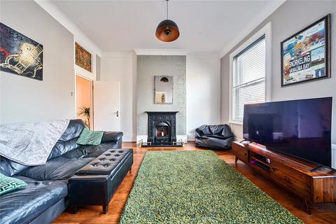 2 bedroom apartment for sale, High Street, London, N8