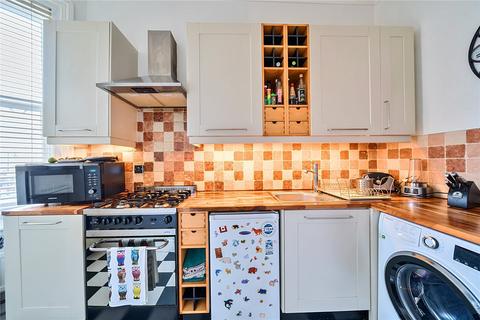 2 bedroom apartment for sale, High Street, London, N8