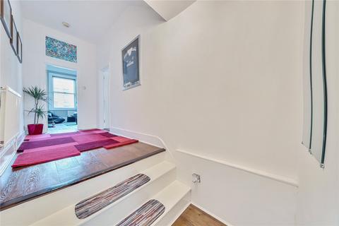 90a High Street, London, N8 7NU