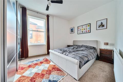 90a High Street, London, N8 7NU