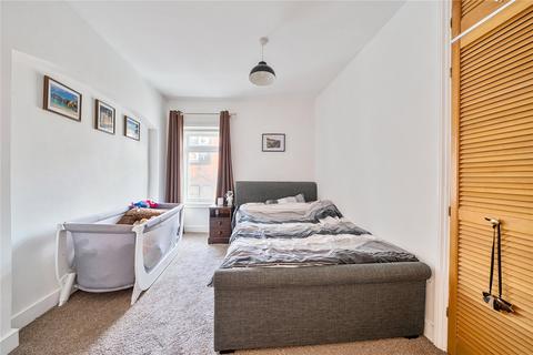 90a High Street, London, N8 7NU