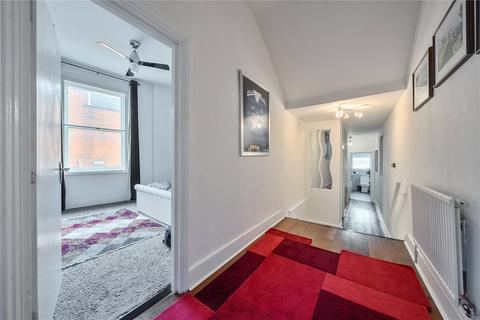 90a High Street, London, N8 7NU