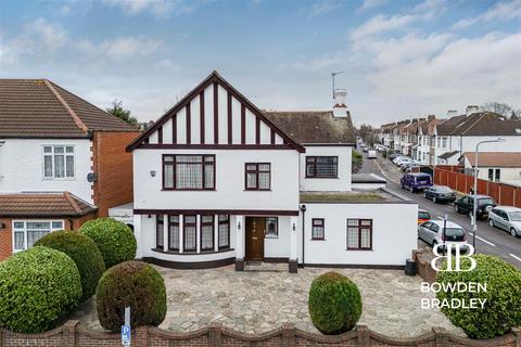 4 bedroom detached house for sale, Woodford Avenue, Gants Hill