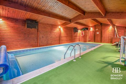 74 Woodford Avenue, Ilford, IG2 6XE