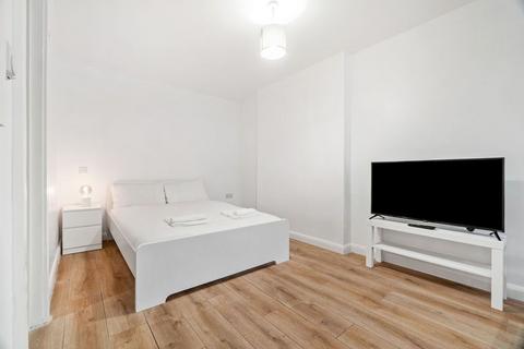 1 bedroom flat for sale, Garratt Lane, London SW17