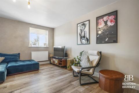 1e Fourth Avenue, Romford, RM7 0UA