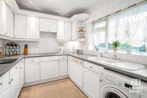 2 bedroom end of terrace house for sale, Stoneycroft Road, Woodford Green