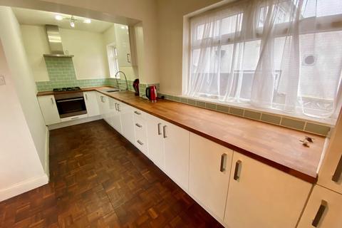 3 bedroom semi-detached house for sale, Stuart Avenue, London, NW9