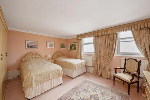 4 bedroom flat for sale, Lancaster Gate, London, W2