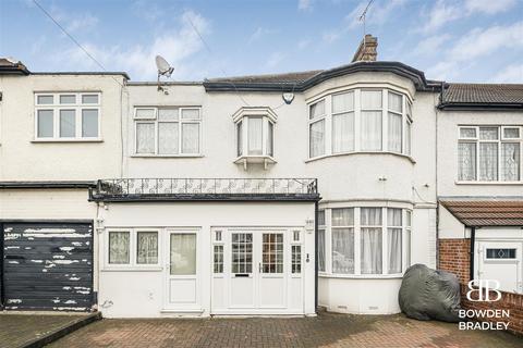 5 bedroom terraced house for sale, Hamilton Avenue, Barkingside