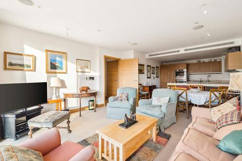 2 bedroom flat for sale, Eustace Building, London, SW11