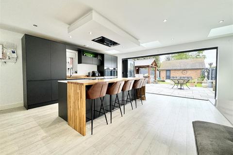 596a Foxhall Road, Ipswich, IP3 8NA
