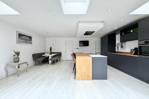 596a Foxhall Road, Ipswich, IP3 8NA