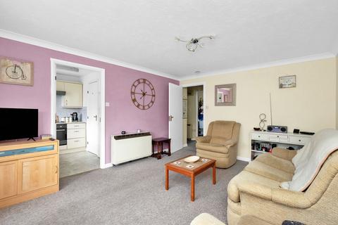 2 bedroom flat for sale, Ellingham Close, Alresford SO24