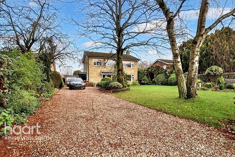 4 bedroom detached house for sale, Cedar Grove, North Runcton