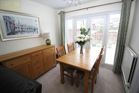 3 bedroom semi-detached house for sale, Arundel Avenue, Flixton