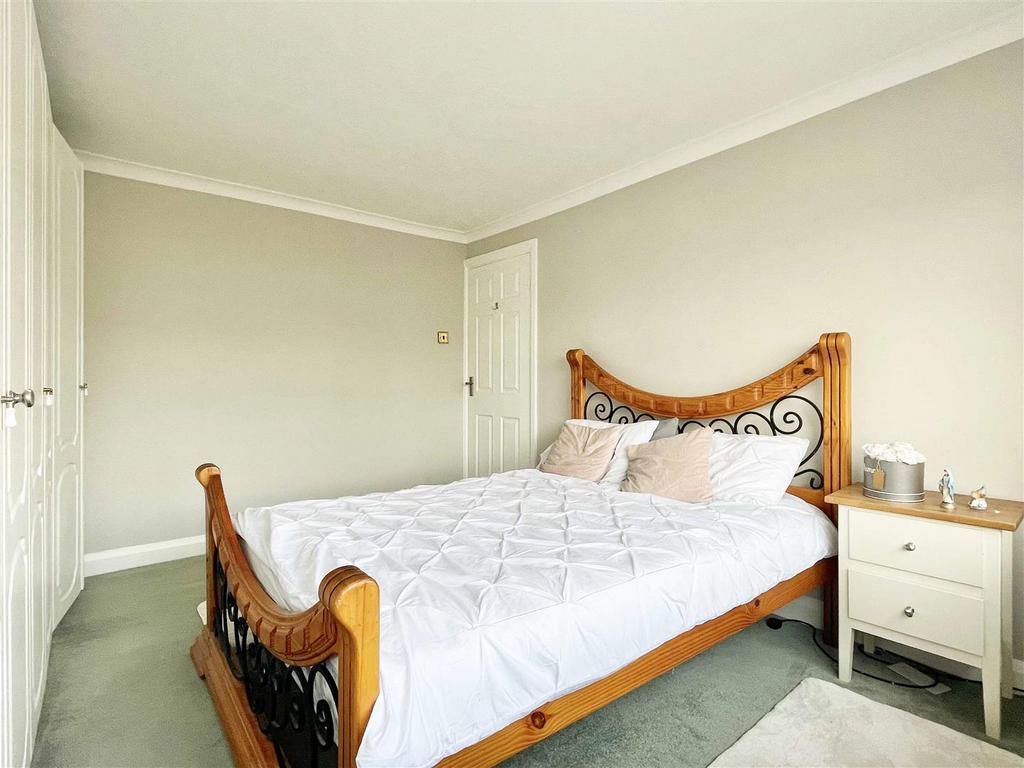 Bed1c.jpg