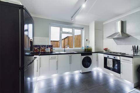35 Grover Walk, Corringham, Stanford-le-hope, SS17 7LP