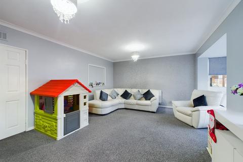 35 Grover Walk, Corringham, Stanford-le-hope, SS17 7LP
