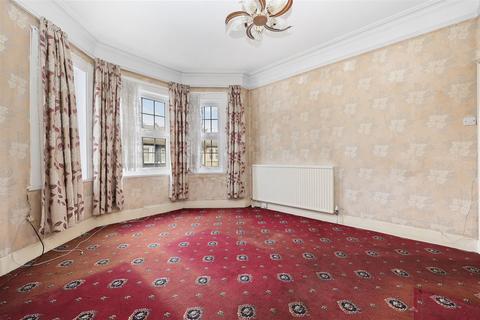 2 bedroom flat for sale, Ambleside Road, London NW10