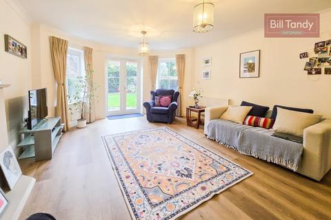 23 Lawrence Way, Lichfield, WS13 6RD
