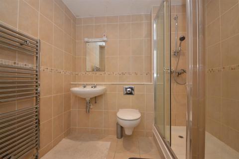 2 bedroom flat for sale, CENTRAL RYDE