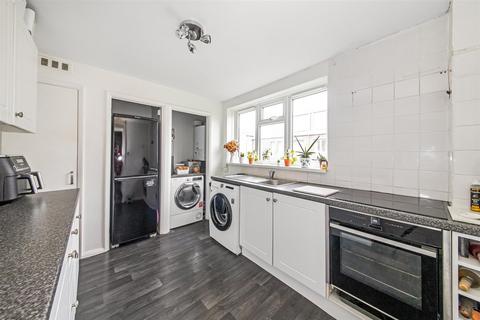 52 Goodenough Way, Coulsdon, CR5 1DY