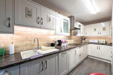 3 bedroom detached bungalow for sale, Pornic Avenue, Scarborough