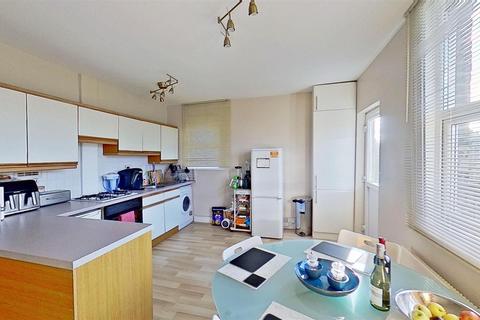 3 bedroom maisonette for sale, Swaby Road, London