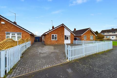 2 bedroom detached bungalow for sale, Hillcroft Road, Kingswinford, DY6 7EE