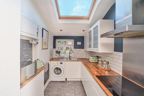 16 Narroways Road, Bristol, BS2 9XB