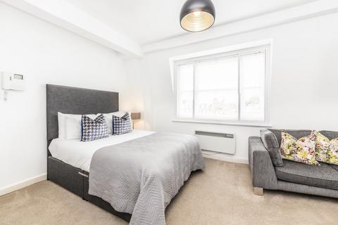 Studio to rent, Hill Street, Mayfair, W1J