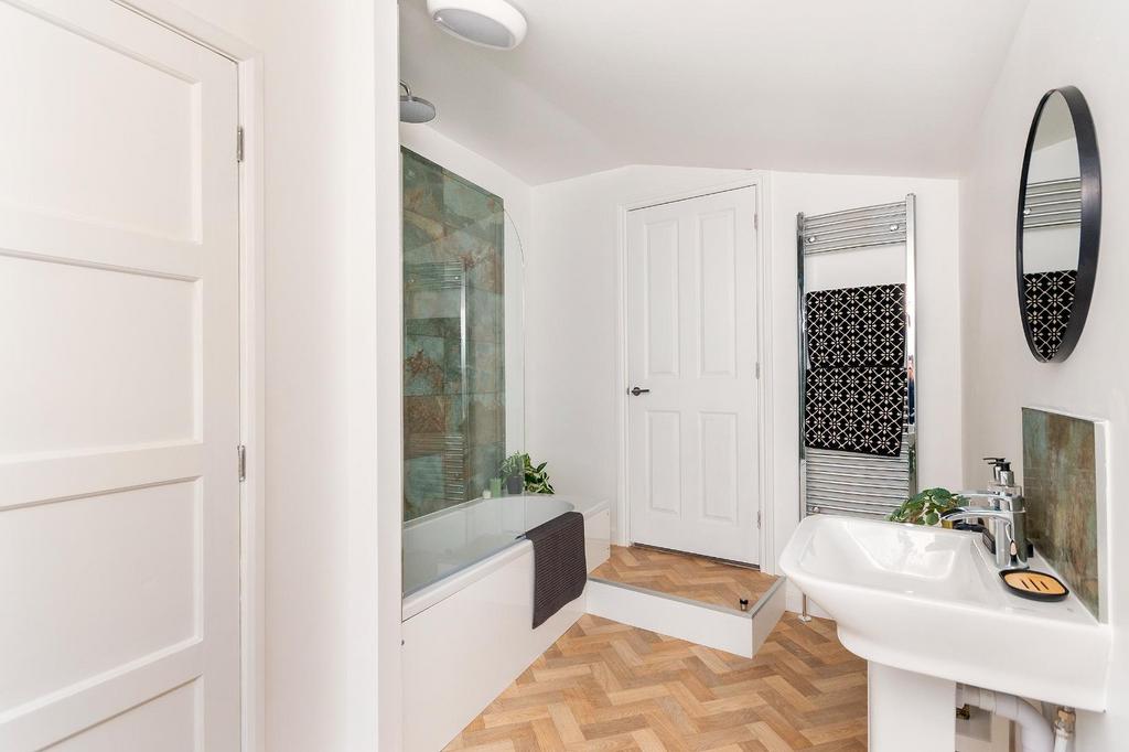 6 B5 RSG - Bathroom A.jpg